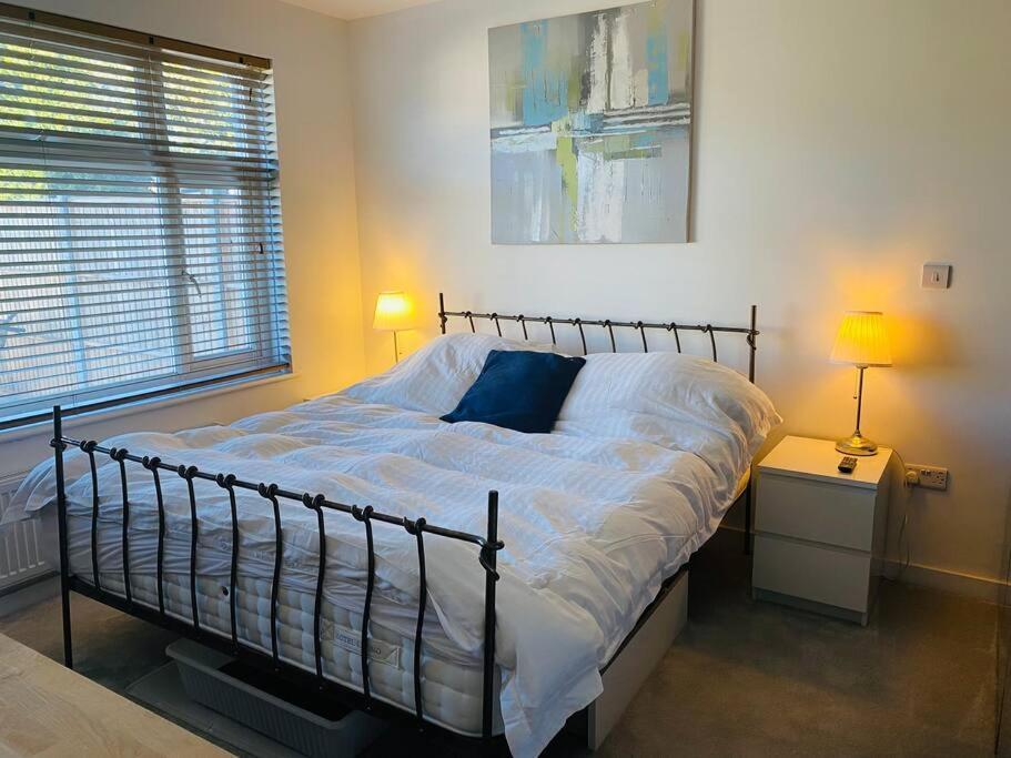 Love Lancing By The Sea With Optional Large Hot Tub Sleeps Up To 8 & Free Parking Villa Bagian luar foto