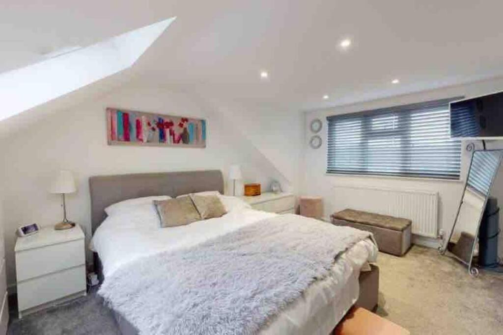 Love Lancing By The Sea With Optional Large Hot Tub Sleeps Up To 8 & Free Parking Villa Bagian luar foto